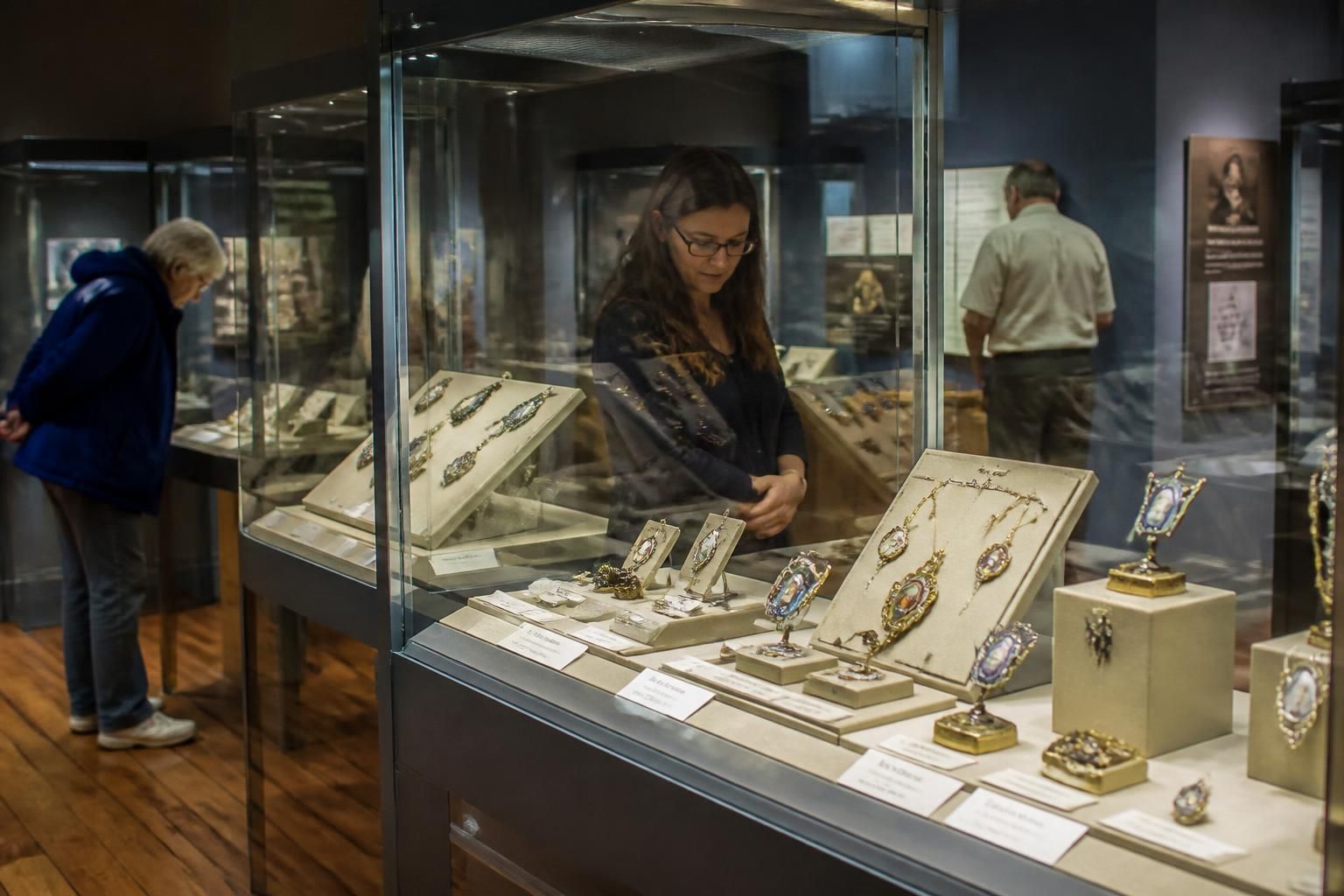 explore the unique treasures at oshkosh public museum's new jewelry exhibit opening september 19. discover stunning pieces, rich history, and captivating stories in this exciting showcase.